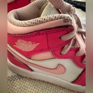 Assorted kids shoes!